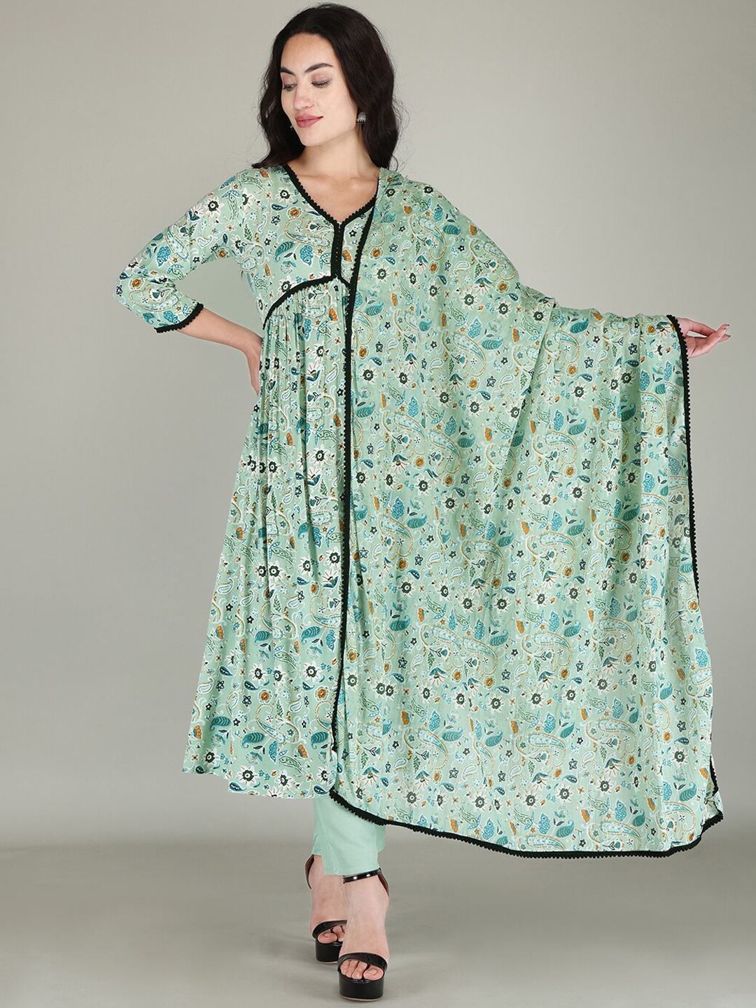

PARTHVI Floral Printed Empire Kurta With Trousers & Dupatta, Green