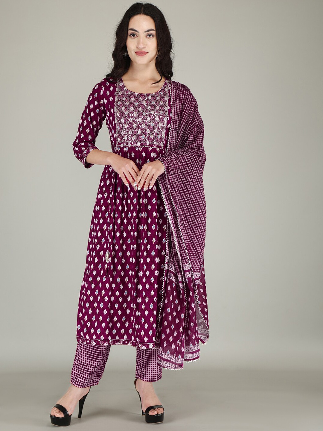 

PARTHVI Floral Printed Mirror Work Straight Kurta with Trousers & With Dupatta, Maroon