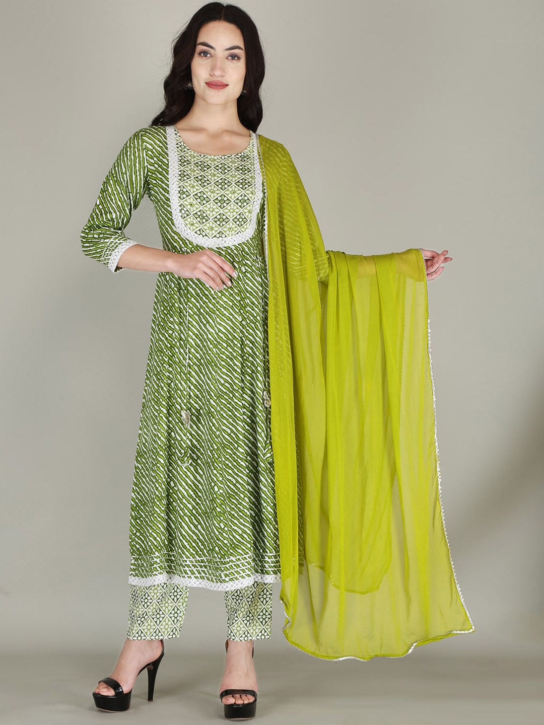 

PARTHVI Leheriya Printed Tiered Thread Work Kurta With Trousers & Dupatta, Green