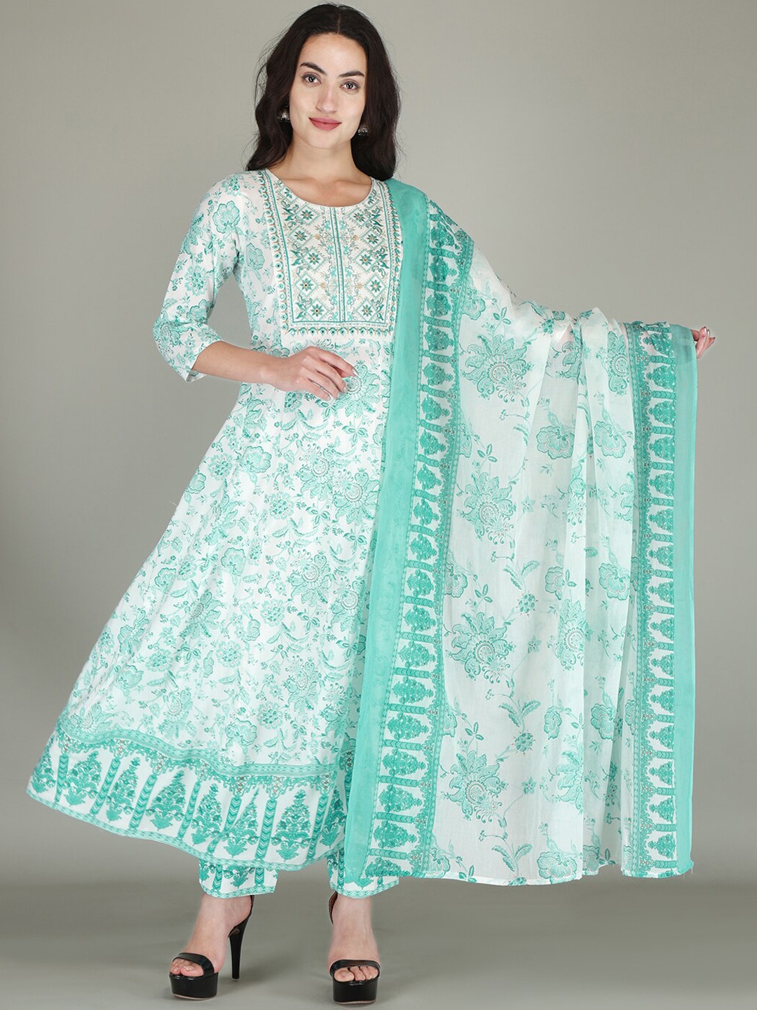 

PARTHVI Floral Printed Regular Kurta With Trousers & Dupatta, Blue