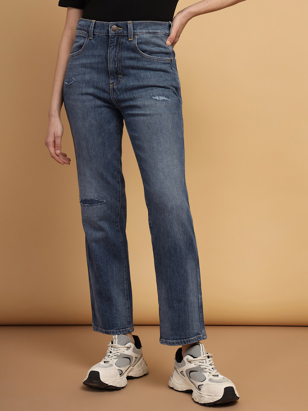 

Wrangler Women Straight Fit High-Rise Low Distress Heavy Fade Stretchable Jeans, Blue