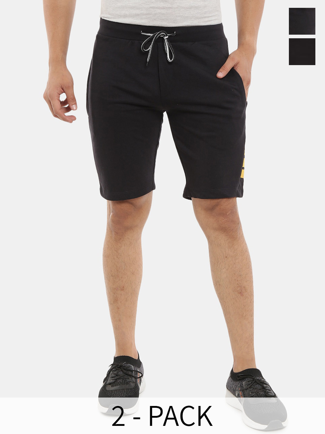 

V-Mart Men Shorts, Black