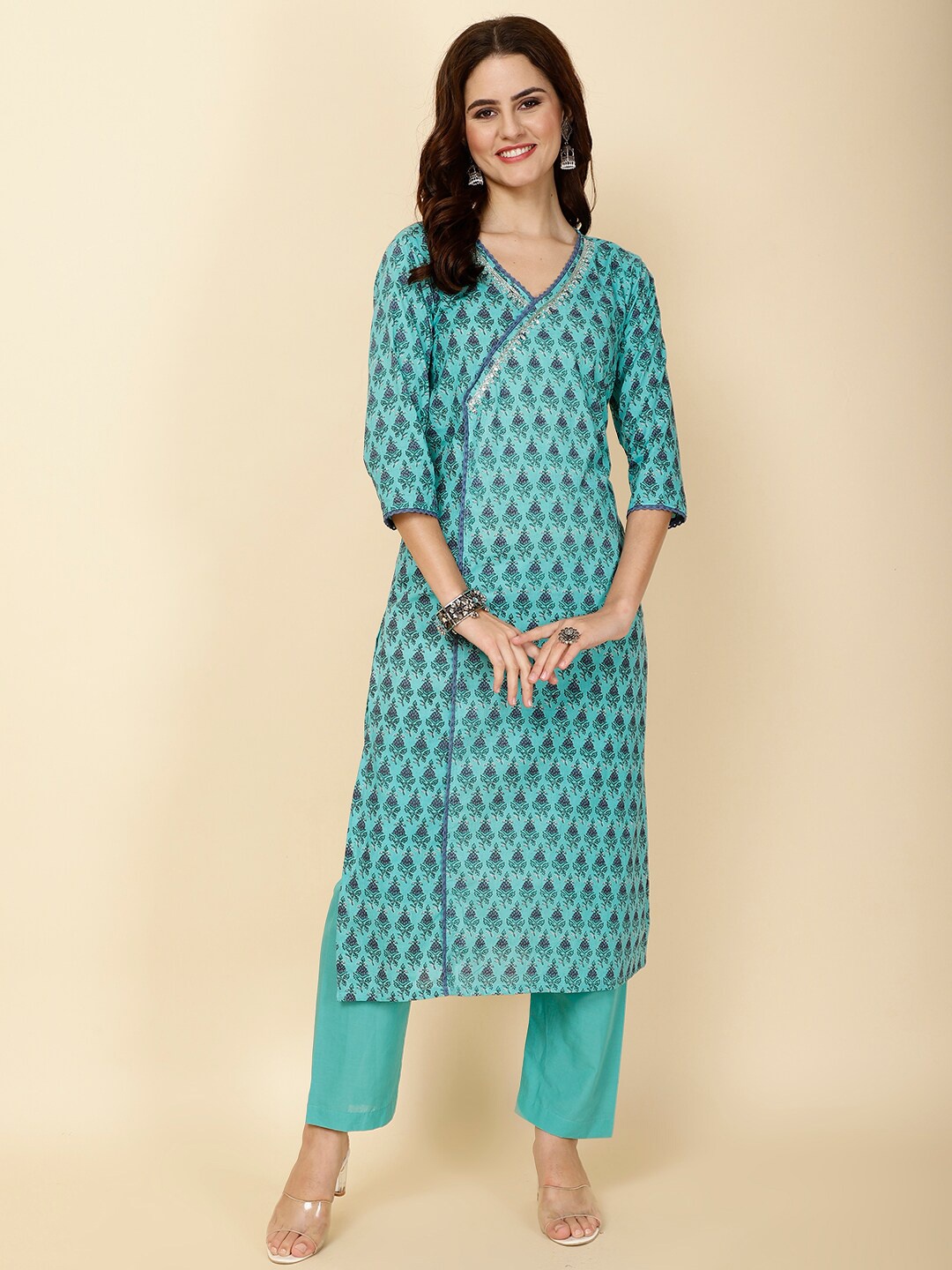 

Meena Bazaar Floral Printed Regular Gotta Patti Kurta With Trousers, Sea green