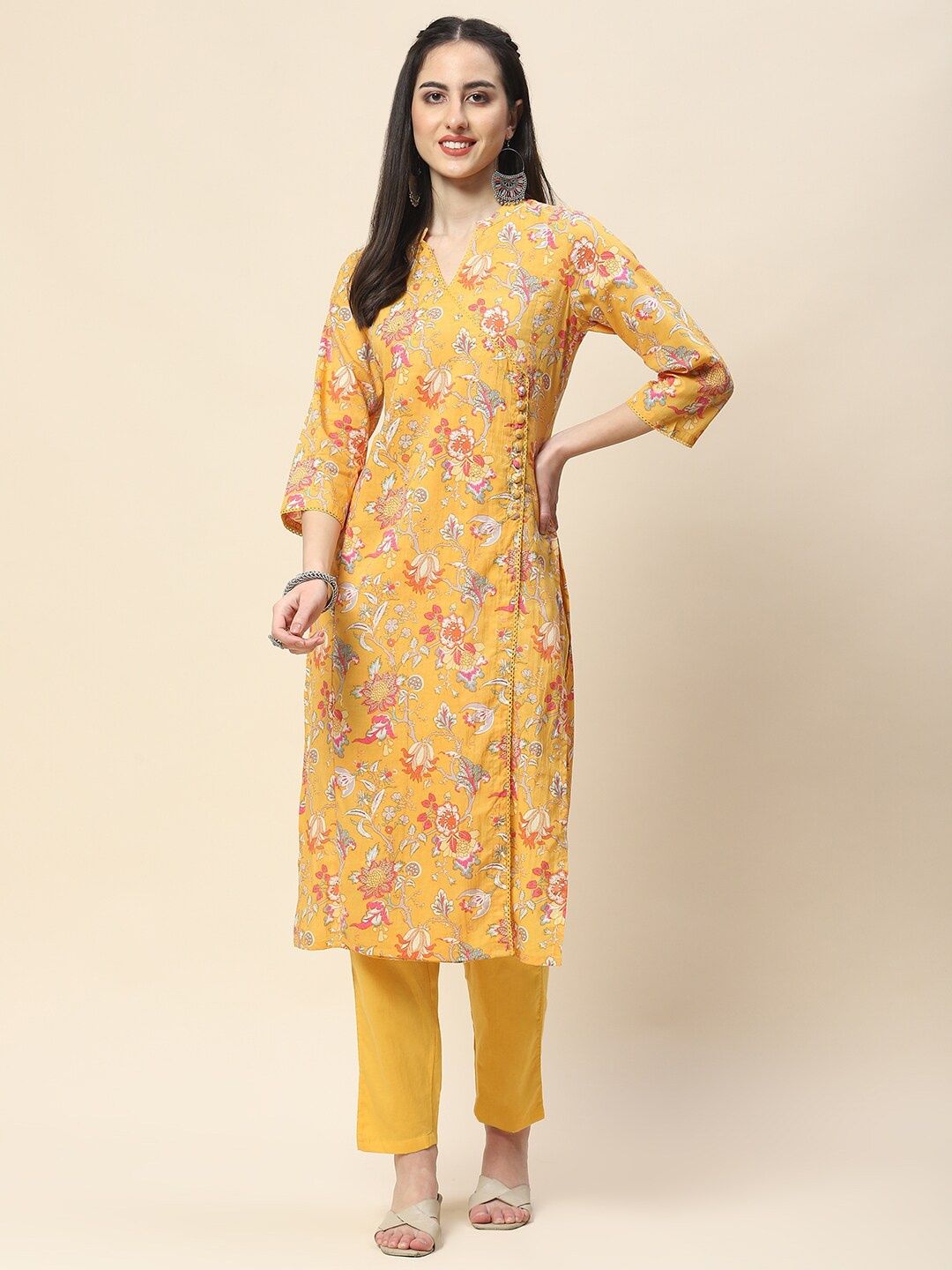 

Meena Bazaar Floral Printed Regular Straight Kurta with Trousers, Yellow