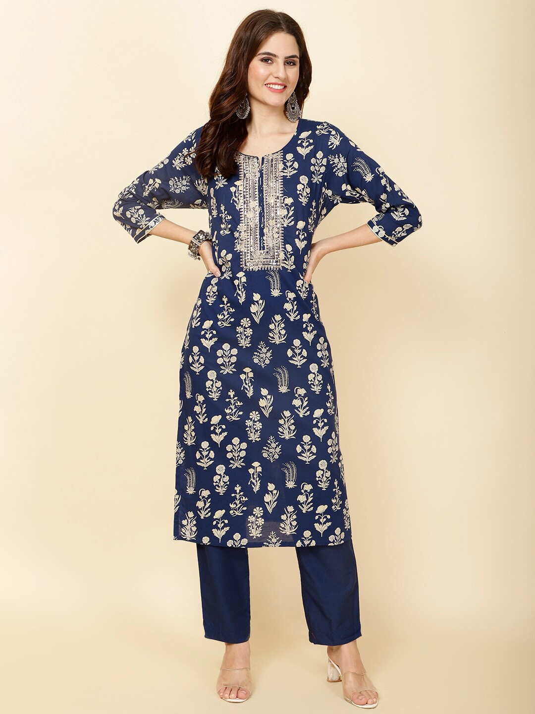 

Meena Bazaar Floral Printed Thread Work Straight Kurta with Trousers, Navy blue