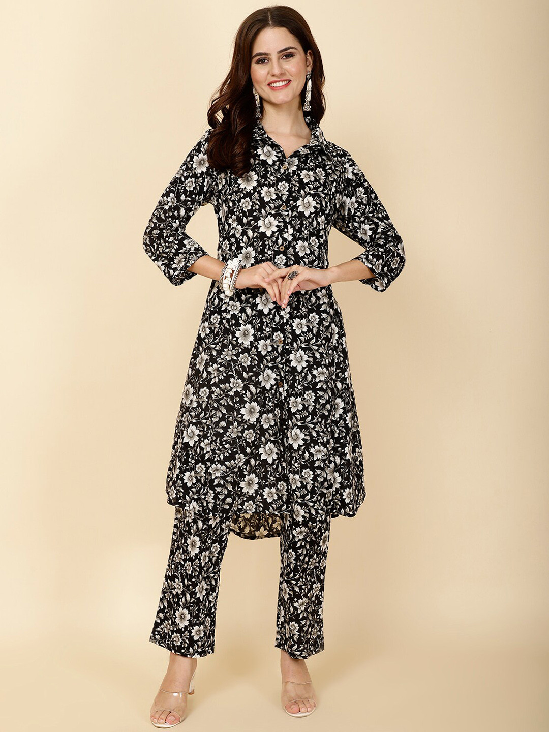 

Meena Bazaar Floral Printed Regular A-Line Kurta With Trousers, Black