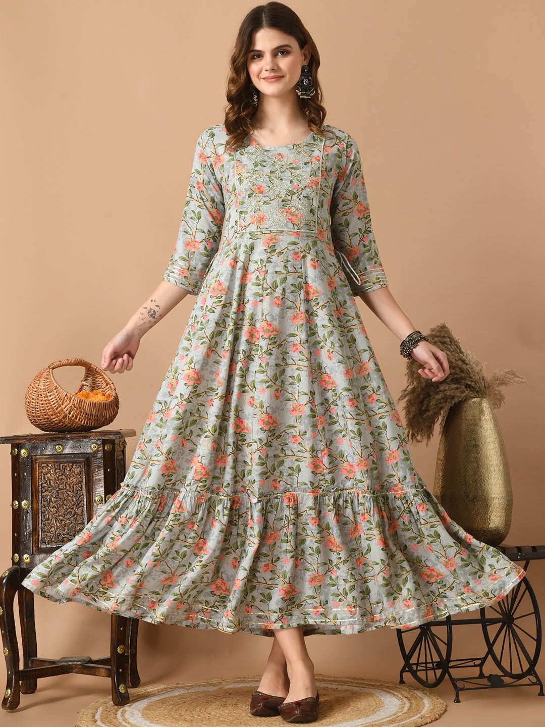 AAYUMI Women Floral Printed Floral Anarkali Kurta, Grey