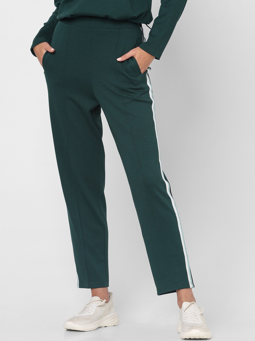 

Vero Moda Women Slim-Fit Mid Rise Track Pants, Green