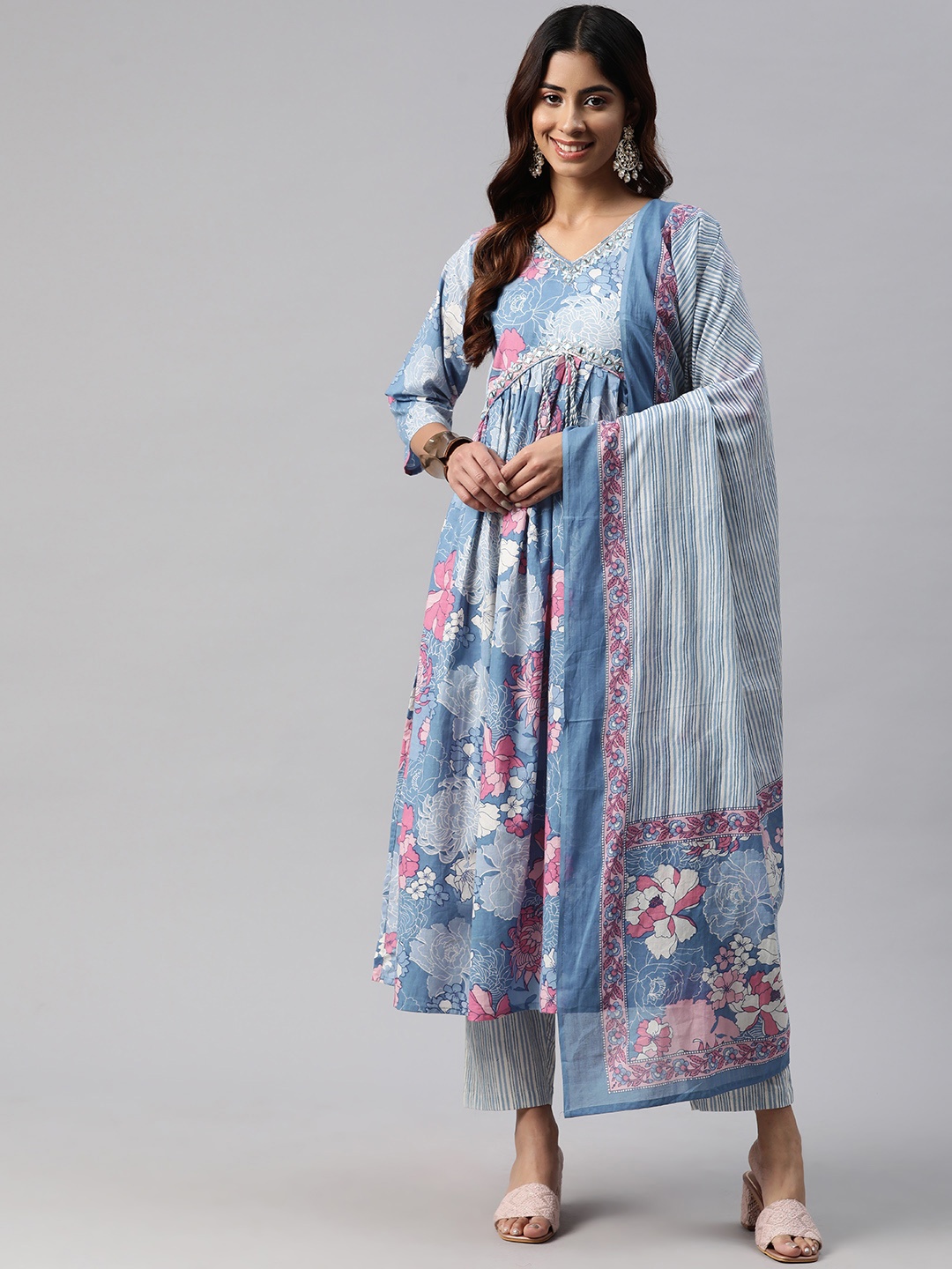 

Readiprint Fashions Floral Printed Empire Mirror Work Pure Cotton Kurta Set, Blue
