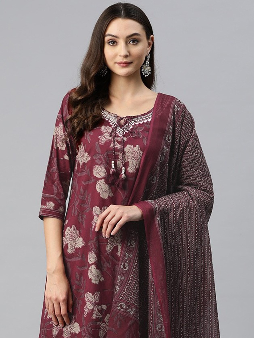 

Readiprint Fashions Women Floral Printed Pure Cotton Kurta with Trousers & Dupatta, Maroon