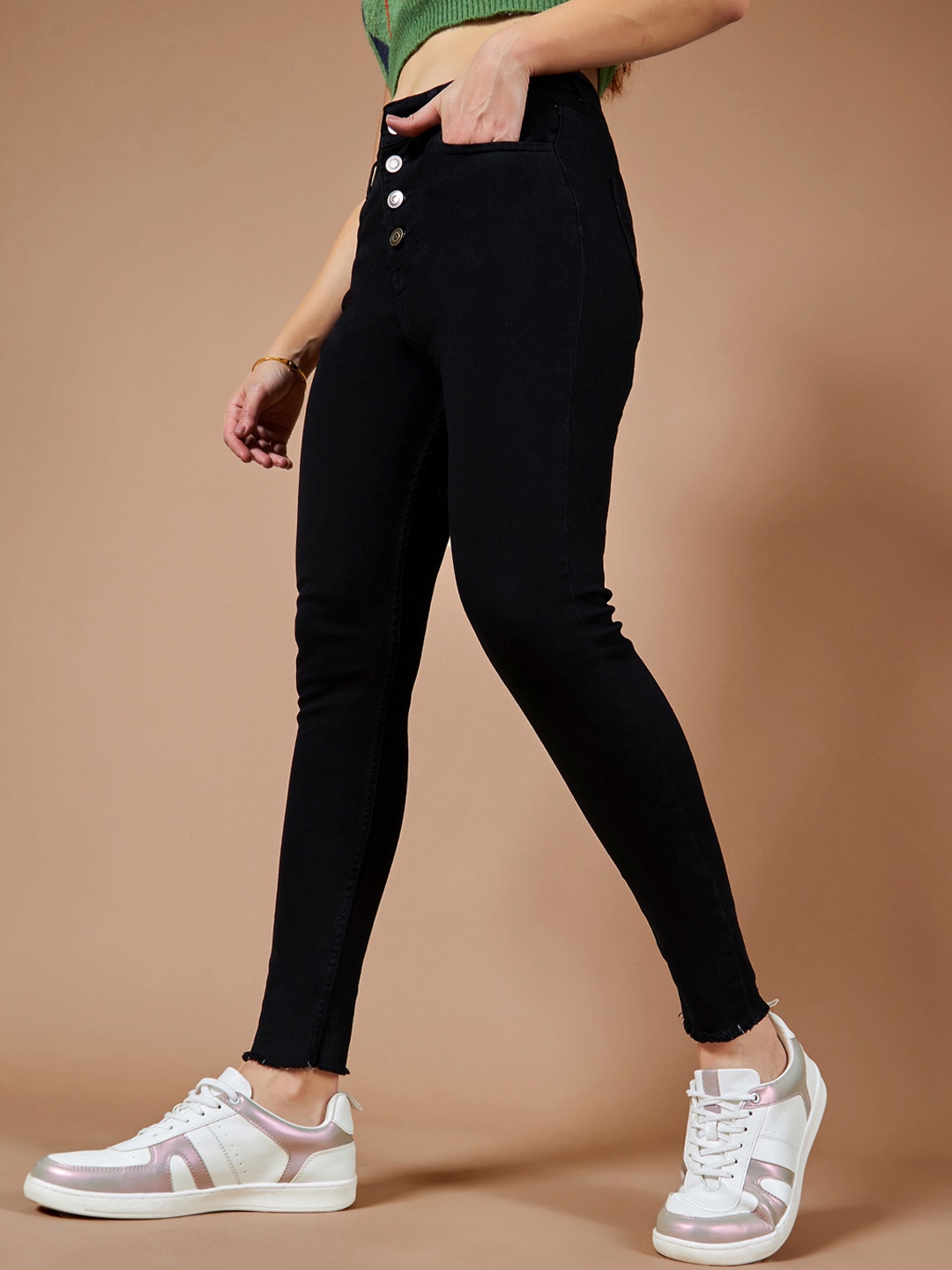 

Roadster Women Skinny High Rise Cropped Fringed Hemline Stretchable Denim Jeans, Black