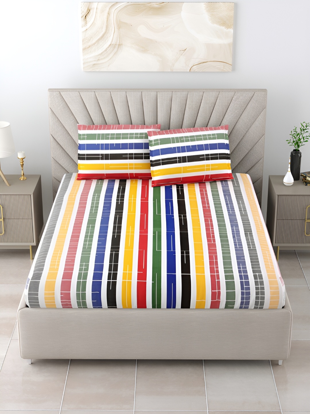 

BOMBAY DYEING White & Red Geometric Cotton 180 TC King Bedsheet with 2 Pillow Covers