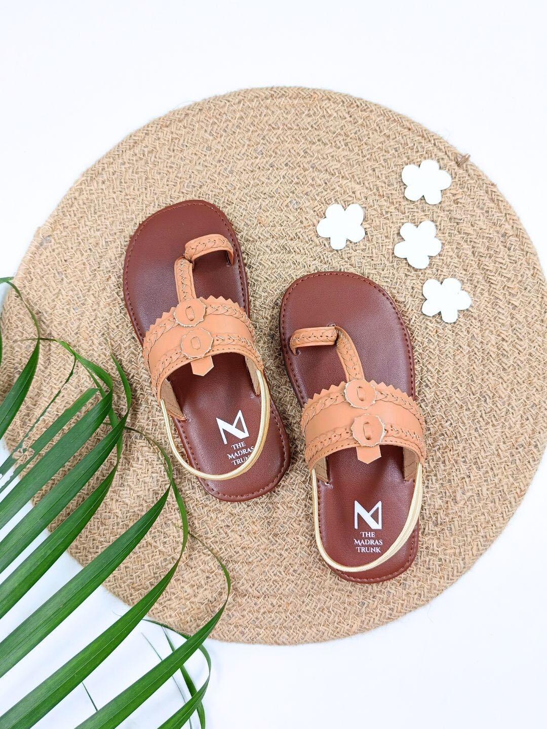 

THE MADRAS TRUNK Kids Backstrap One Toe Kolhapuri Flats, Brown