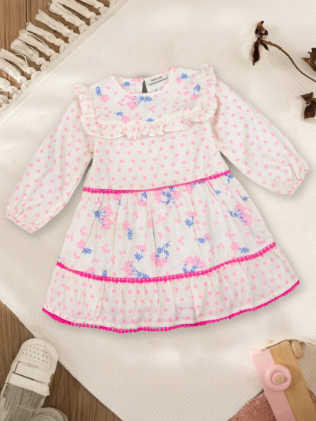

INCLUD Floral Print Puff Sleeve Fit & Flare Dress, Off white