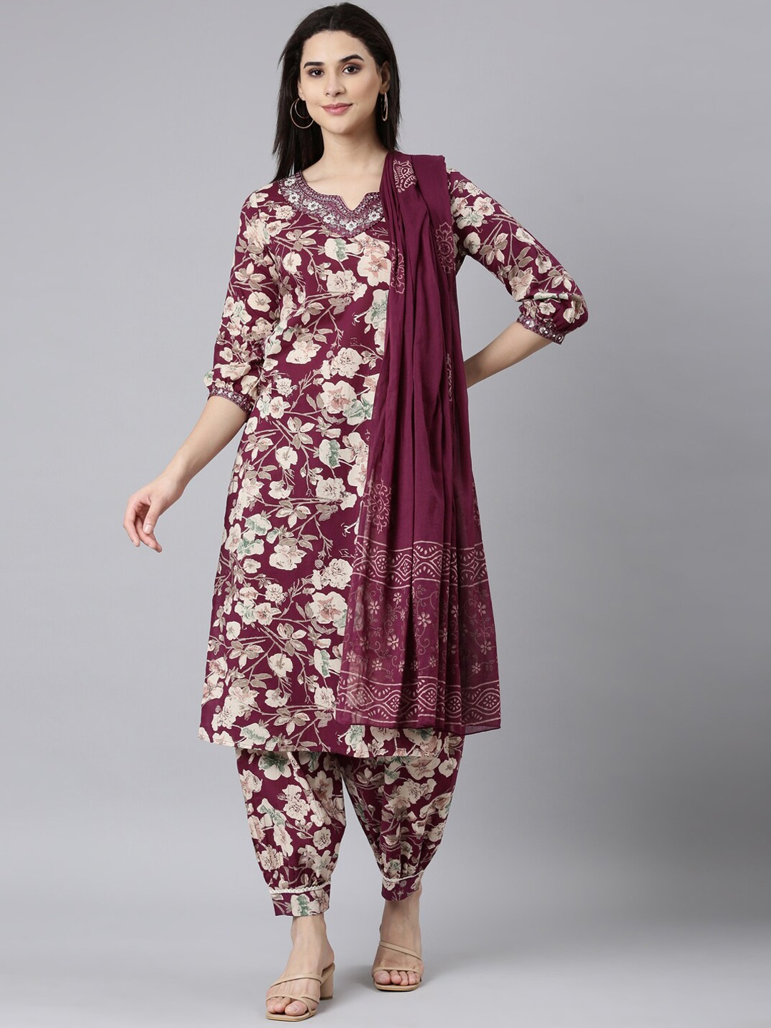 

Neerus Floral Printed Regular Mirror Work Kurta with Salwar & Dupatta, Purple