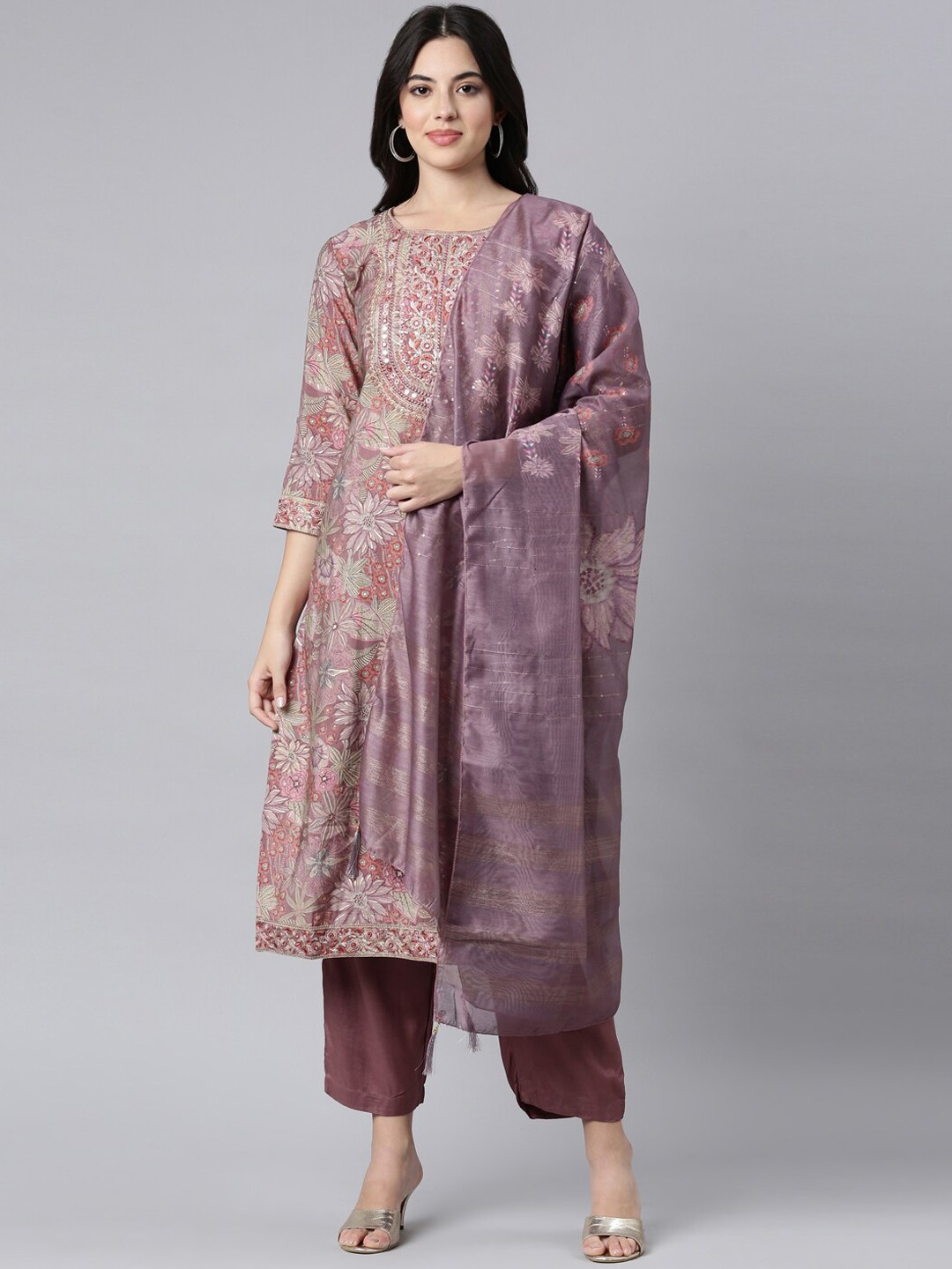 

Neerus Floral Printed Regular Thread Work Kurta with Trousers & Dupatta, Purple