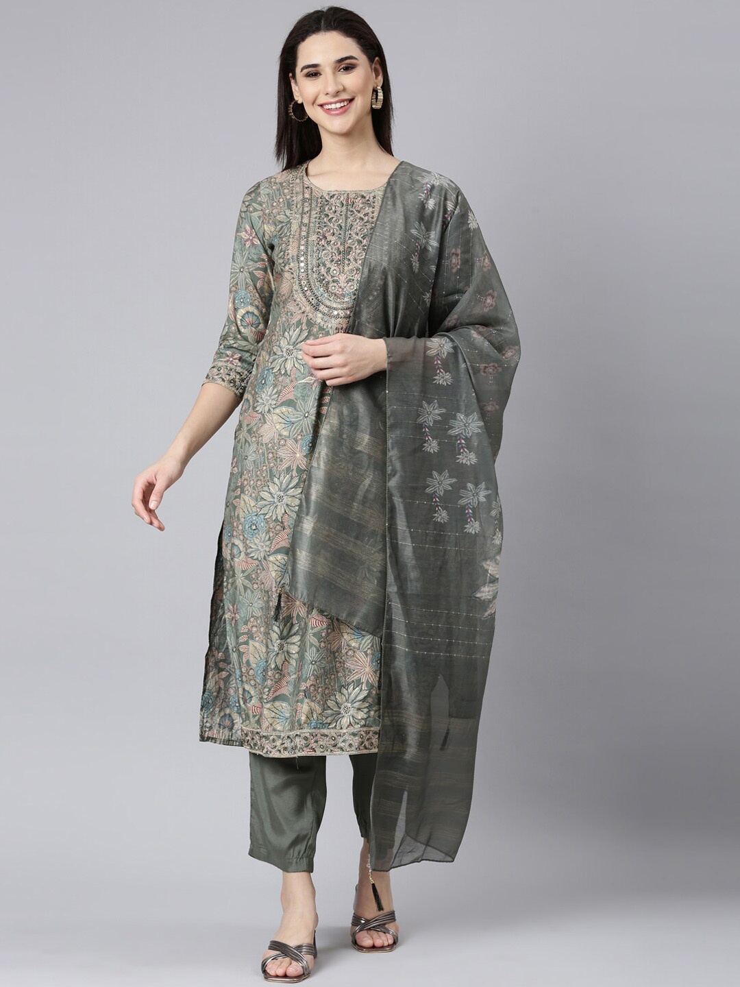 

Neerus Floral Printed Regular Thread Work Kurta With Trousers & Dupatta, Green