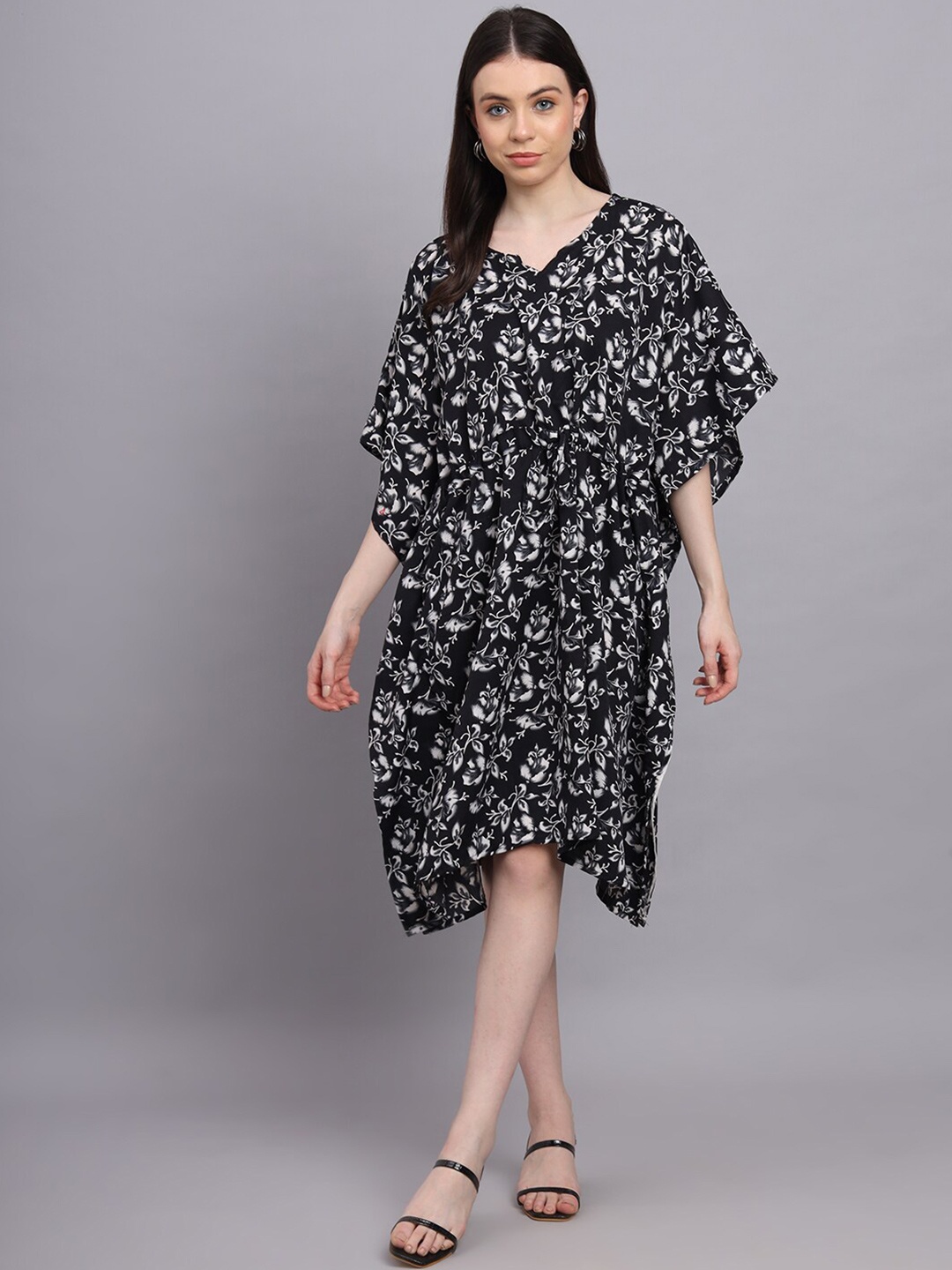 

Kiwie Floral Print Kimono Sleeve Crepe Kaftan Midi Dress, Black