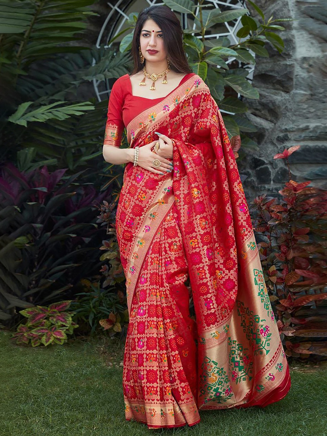 

Anjaneya Sarees Ethnic Motifs Woven Design Zari Banarasi Saree, Red