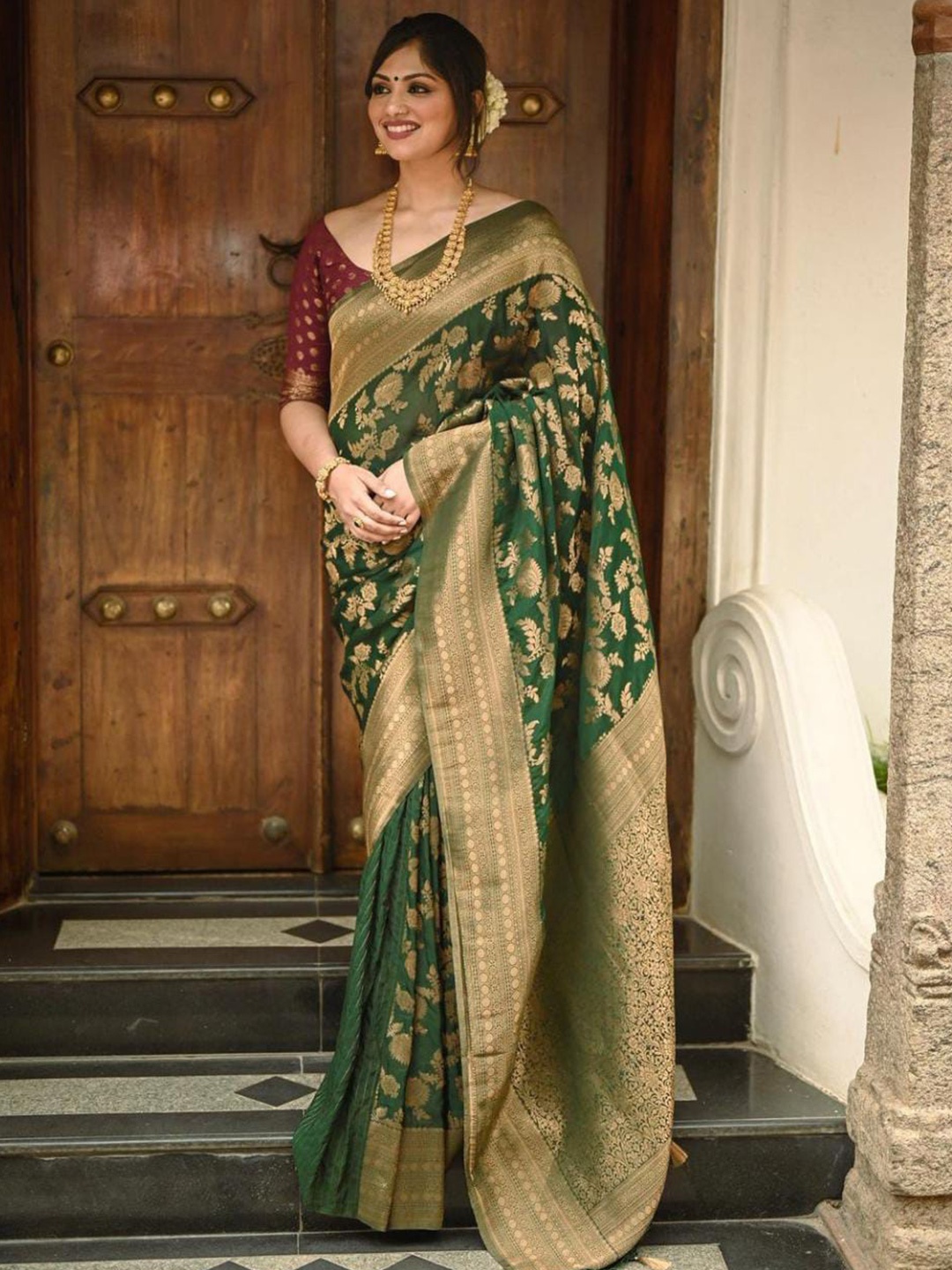 

Anjaneya Sarees Floral Woven Design Zari Banarasi Saree, Green