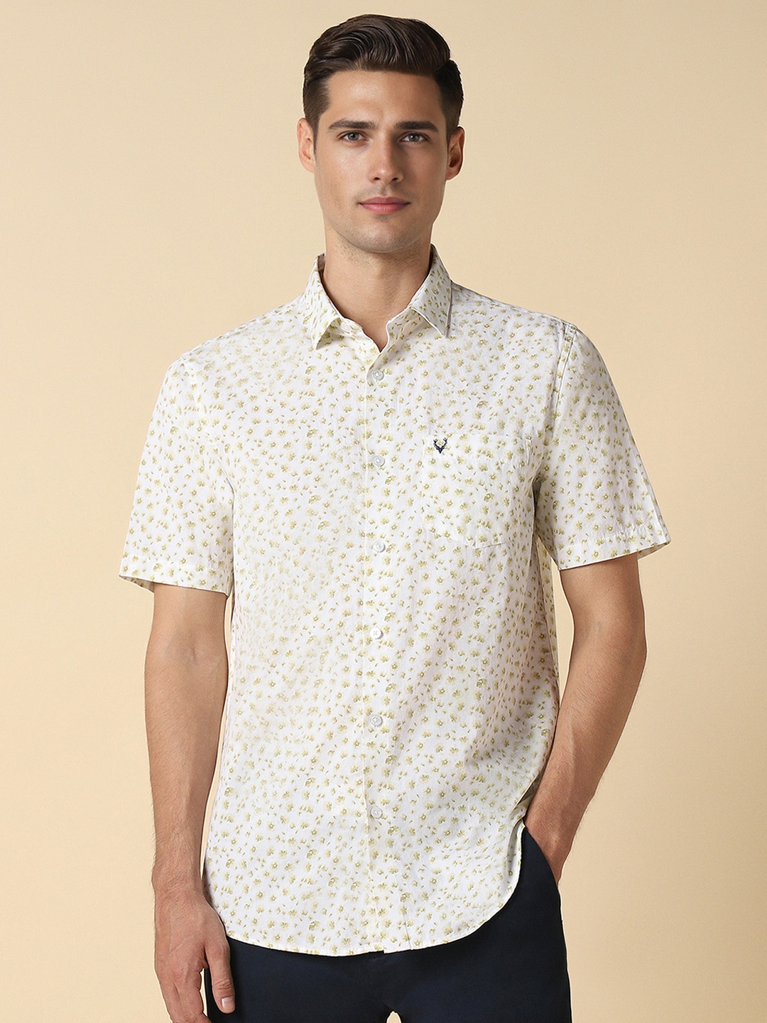 

Allen Solly Men Slim Fit Floral Opaque Printed Casual Shirt, Cream