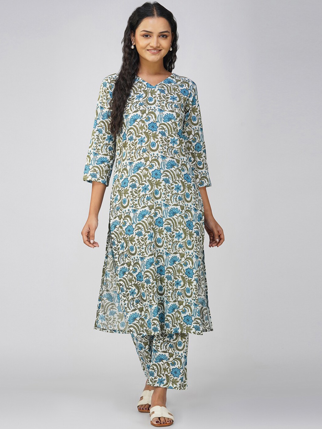 

SPARSA Floral Printed Regular Pure Cotton Kurta with Palazzos, White