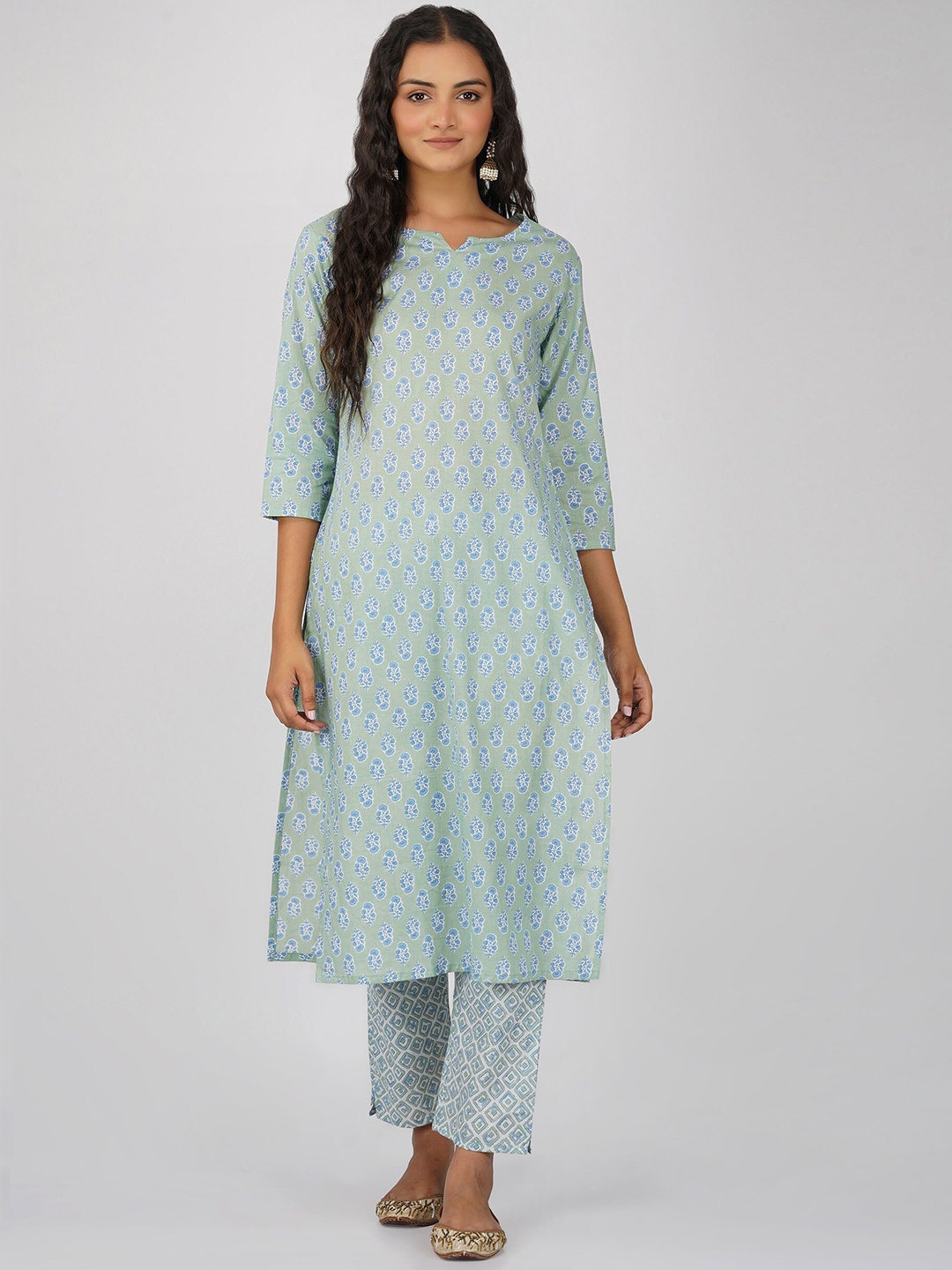 

SPARSA Floral Printed Straight Pure Cotton Kurta with Trousers, Green