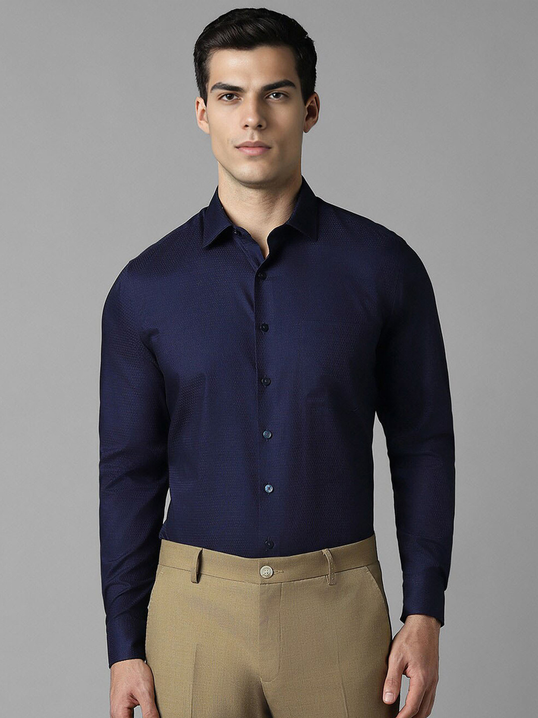 

Louis Philippe Men Slim Fit Opaque Formal Shirt, Navy blue