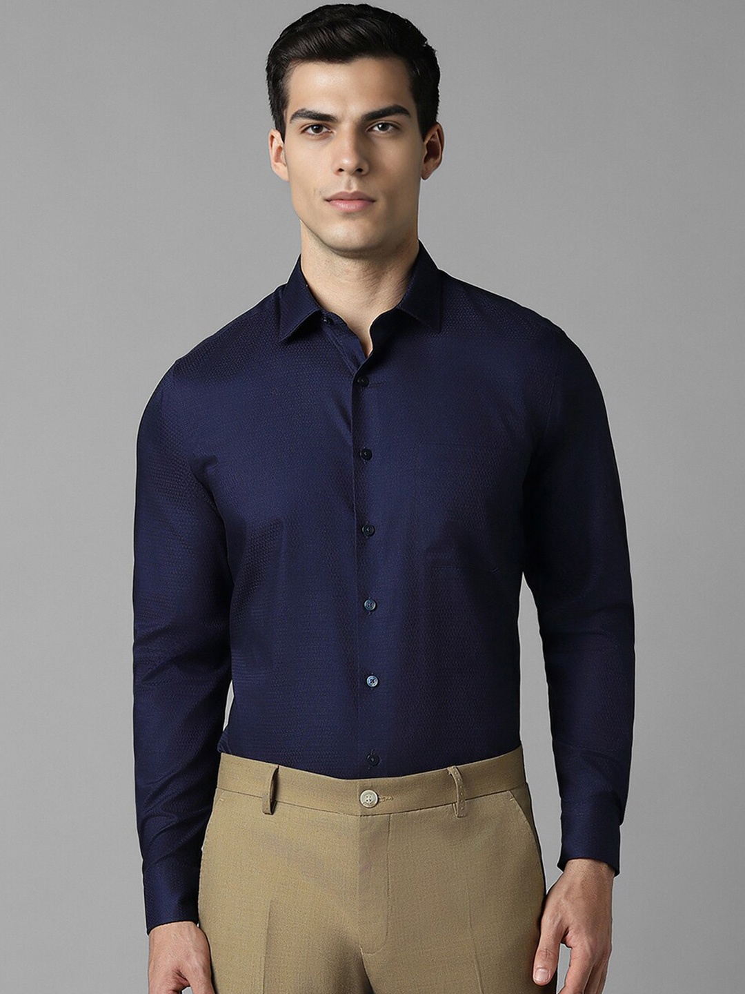 

Louis Philippe Men Slim Fit Opaque Formal Shirt, Navy blue