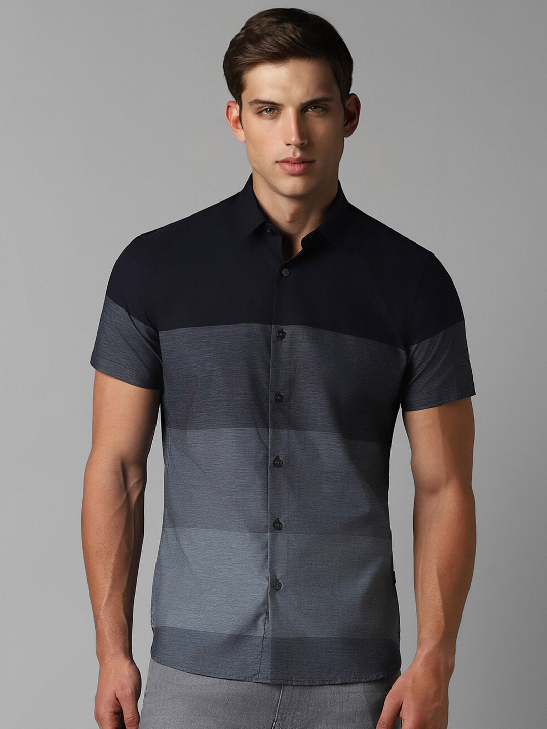 

Louis Philippe Sport Men Slim Fit Horizontal Stripes Opaque Casual Shirt, Grey