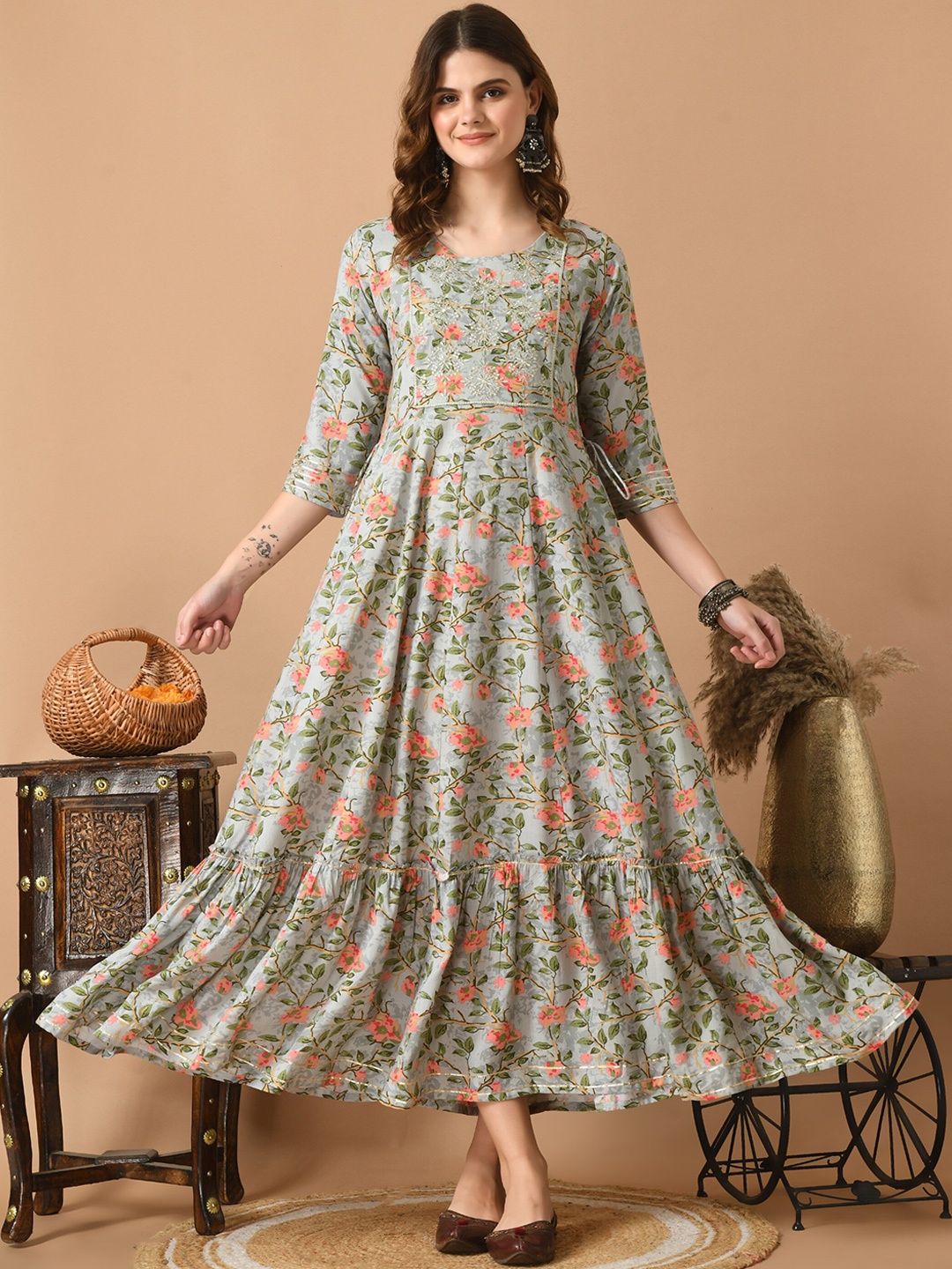 

KALINI Women Floral Printed Floral Anarkali Kurta, Grey