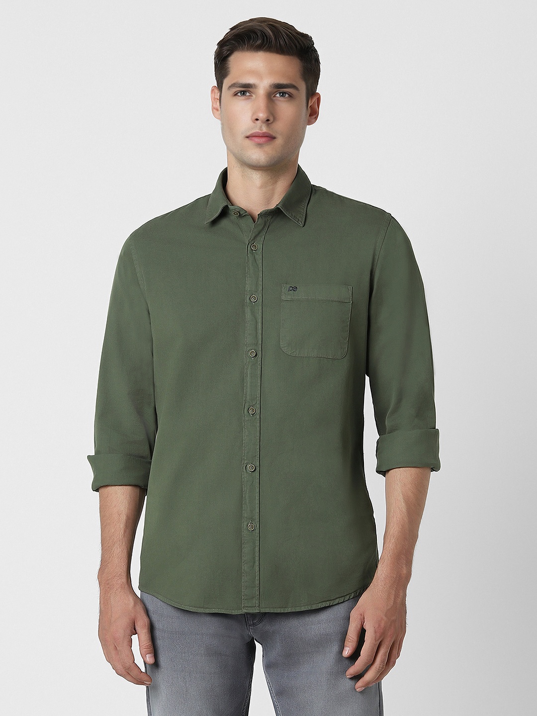 

Peter England Casuals Men Slim Fit Opaque Casual Shirt, Green