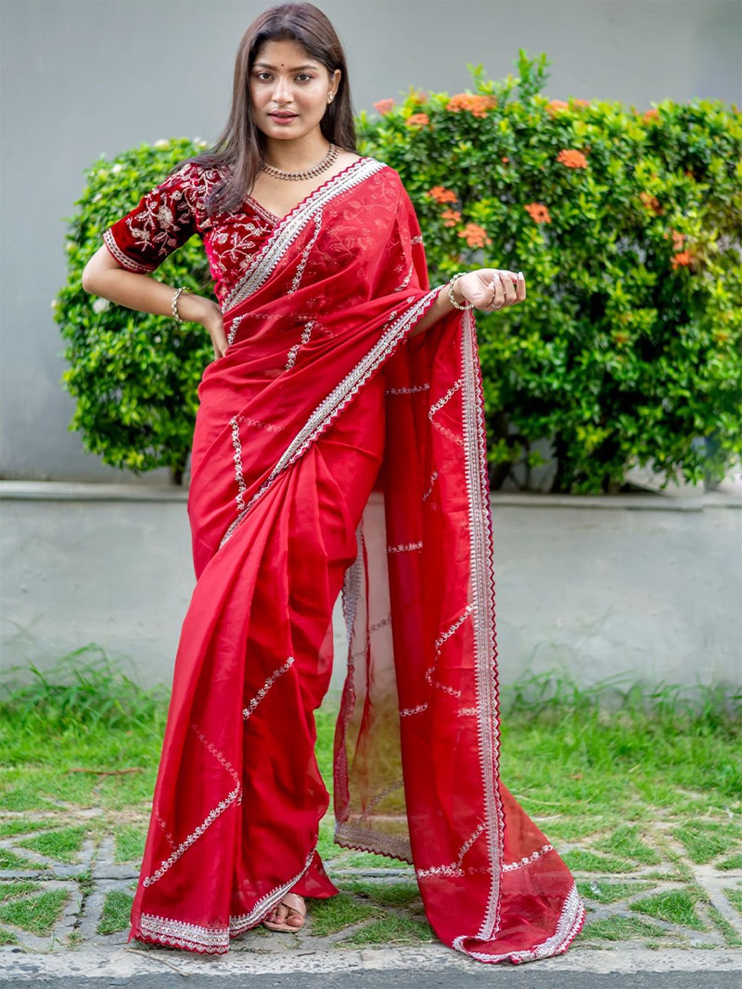 

ODETTE Ethnic Motifs Embroidered Organza Saree, Maroon