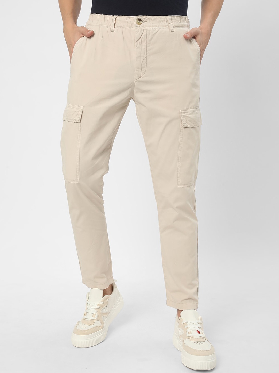 

R&B Men Regular Fit Cargos Trousers, Beige