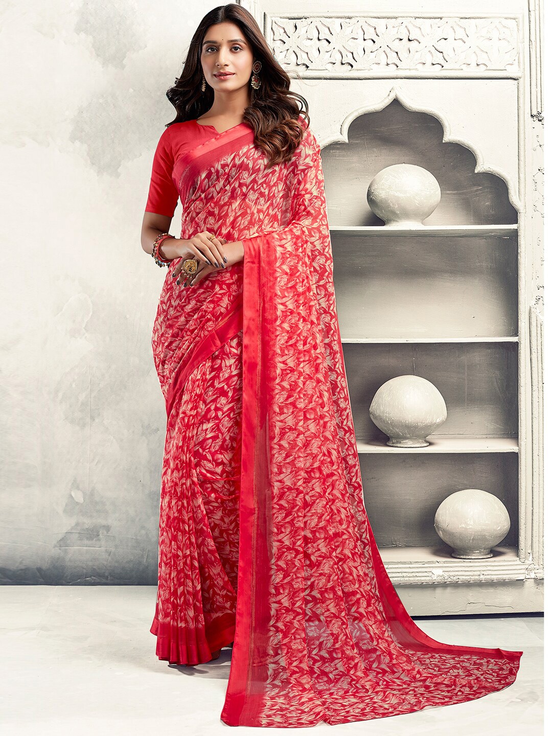 

SANSKAR Floral Printed Saree, Red