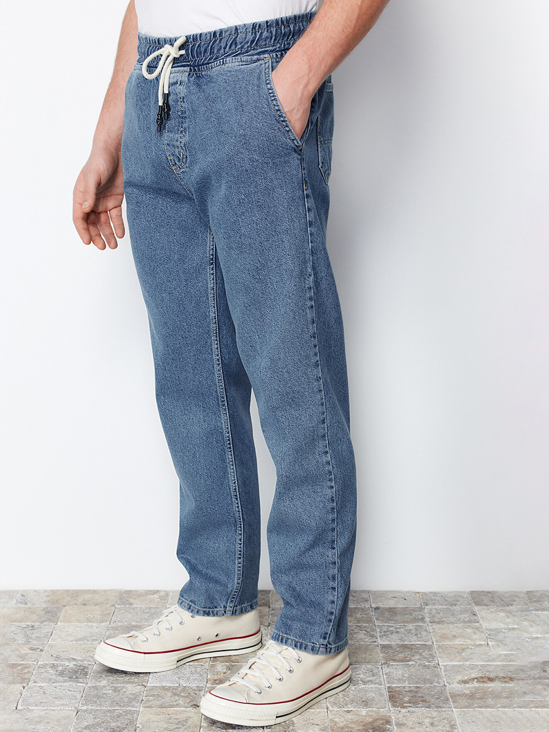 

Trendyol Men Mid-Rise Light Fade Jeans, Blue