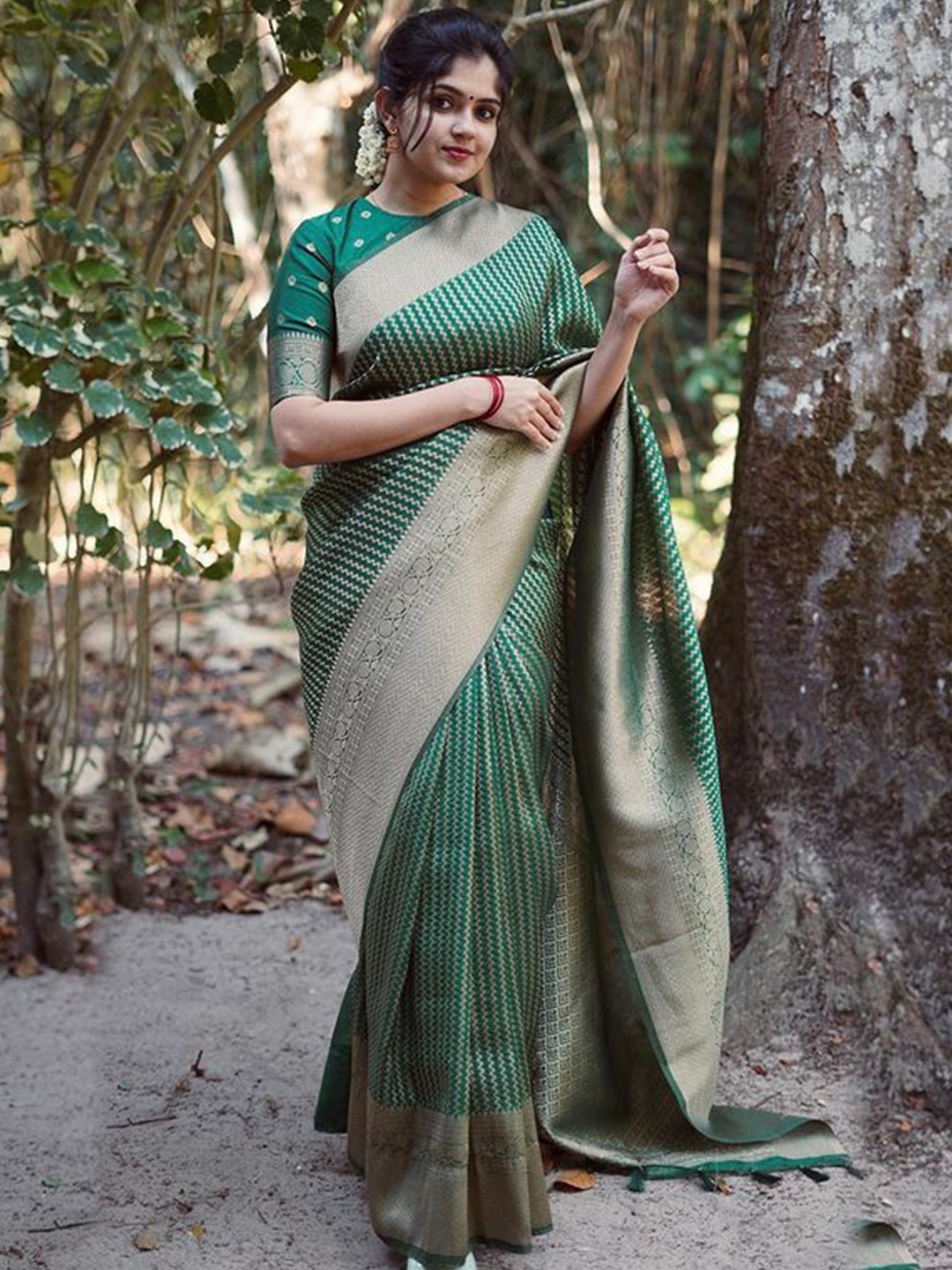 

bansari textiles Striped Woven Design Zari Kanjeevaram Saree, Green