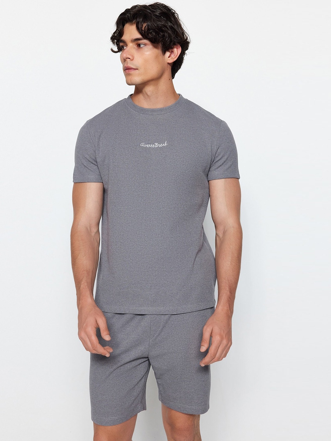

Trendyol Round Neck T-Shirt & Shorts, Grey