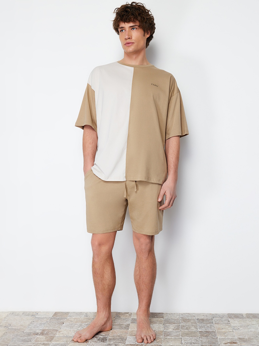 

Trendyol Colourblocked Round Neck Pure Cotton T-Shirt & Shorts, Beige