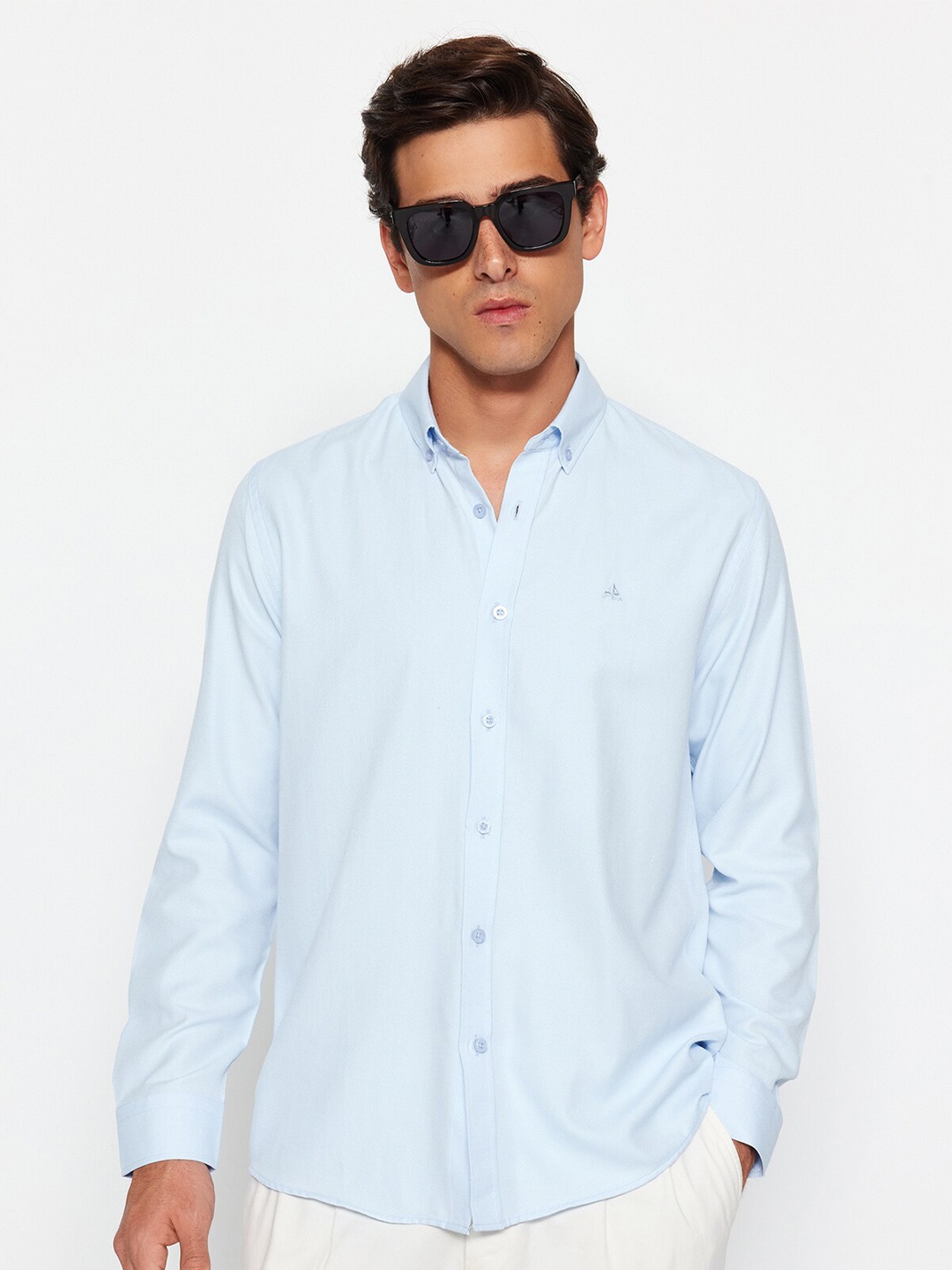 

Trendyol Men Opaque Casual Shirt, Na