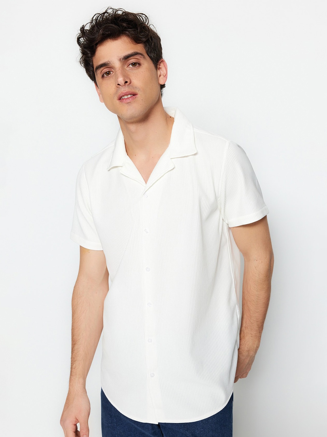 

Trendyol Men Opaque Casual Shirt, Na