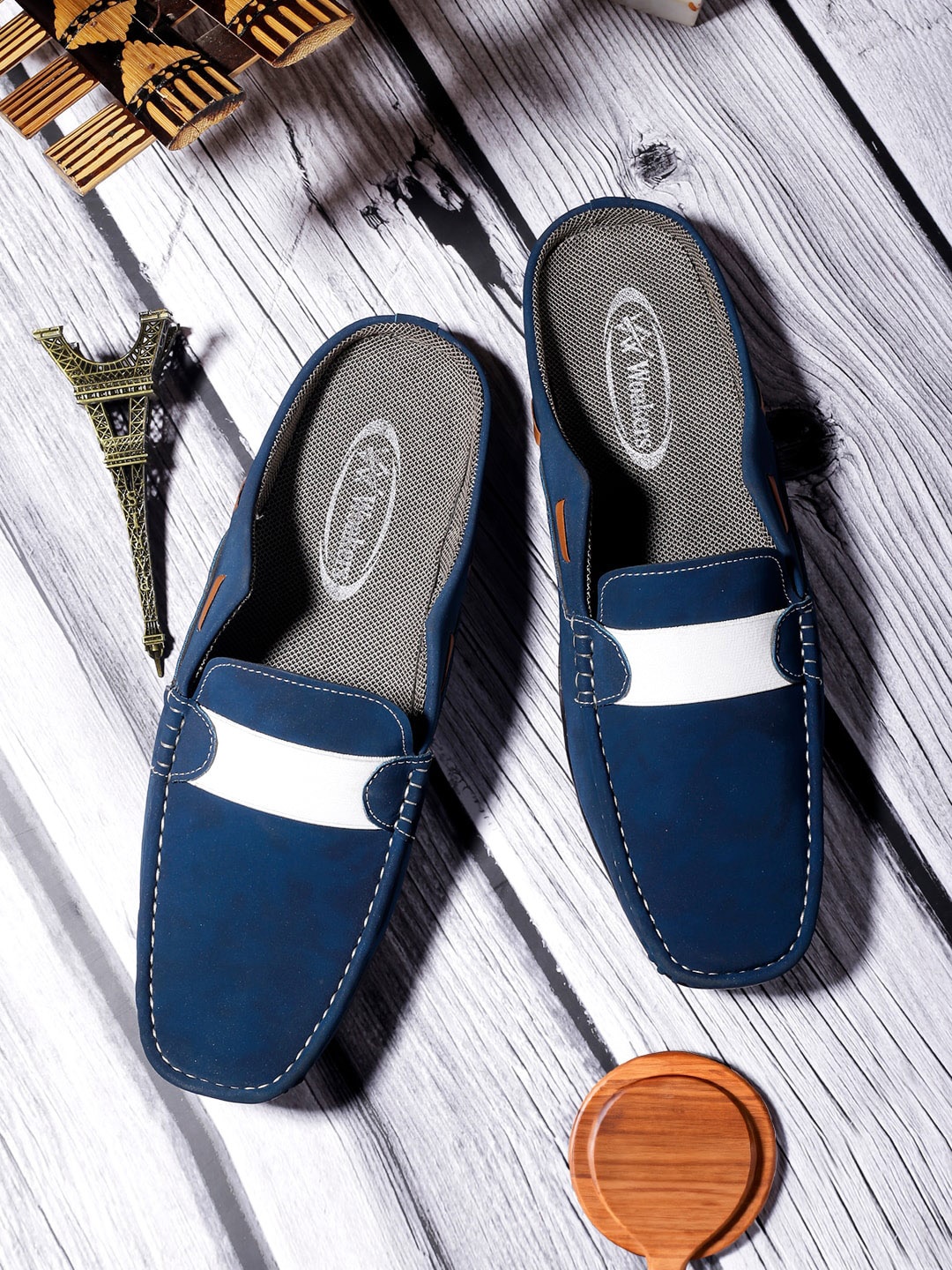 

Woakers Men Colourblocked Slip-On Mules, Blue