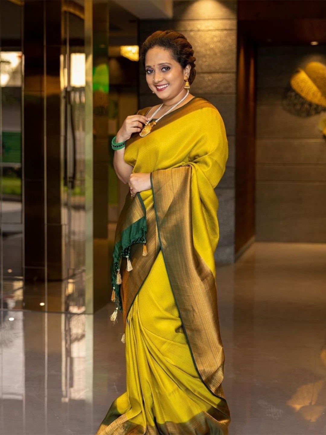 

STH Woven Design Zari Pure Silk Banarasi Saree, Yellow