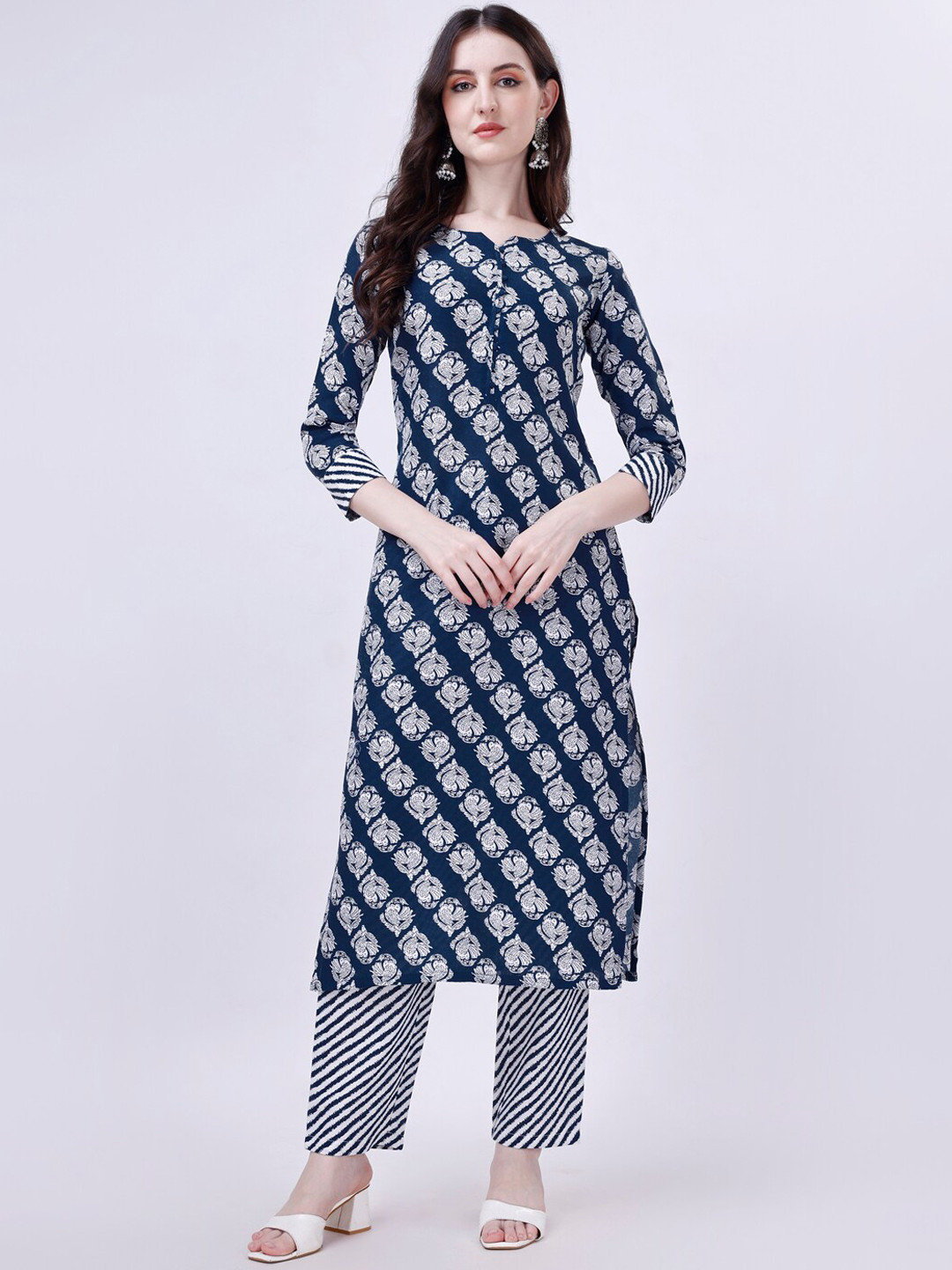 

FAB GALAXY Ethnic Motif Printed Straight Kurta with Palazzos, Blue