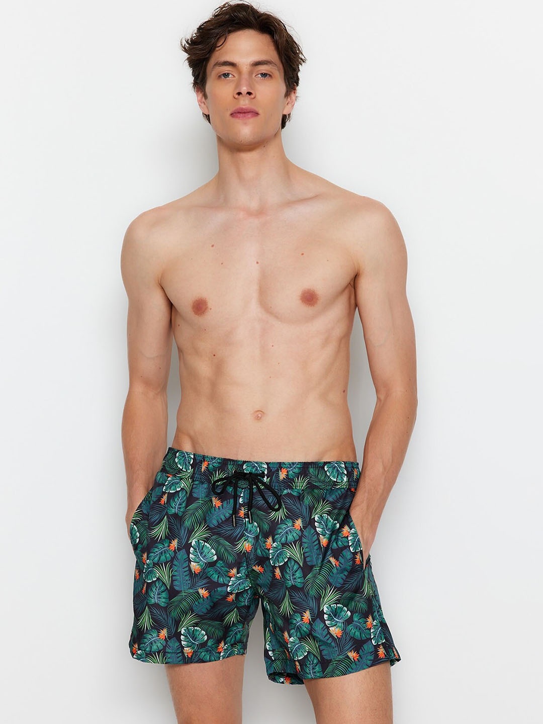 

Trendyol Men Floral Printed Regular Fit, Na