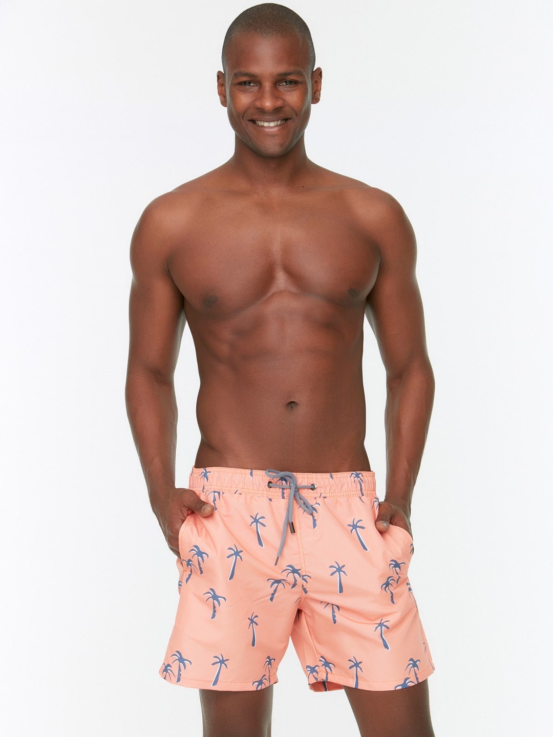 

Trendyol Men Floral Printed Regular Fit, Na