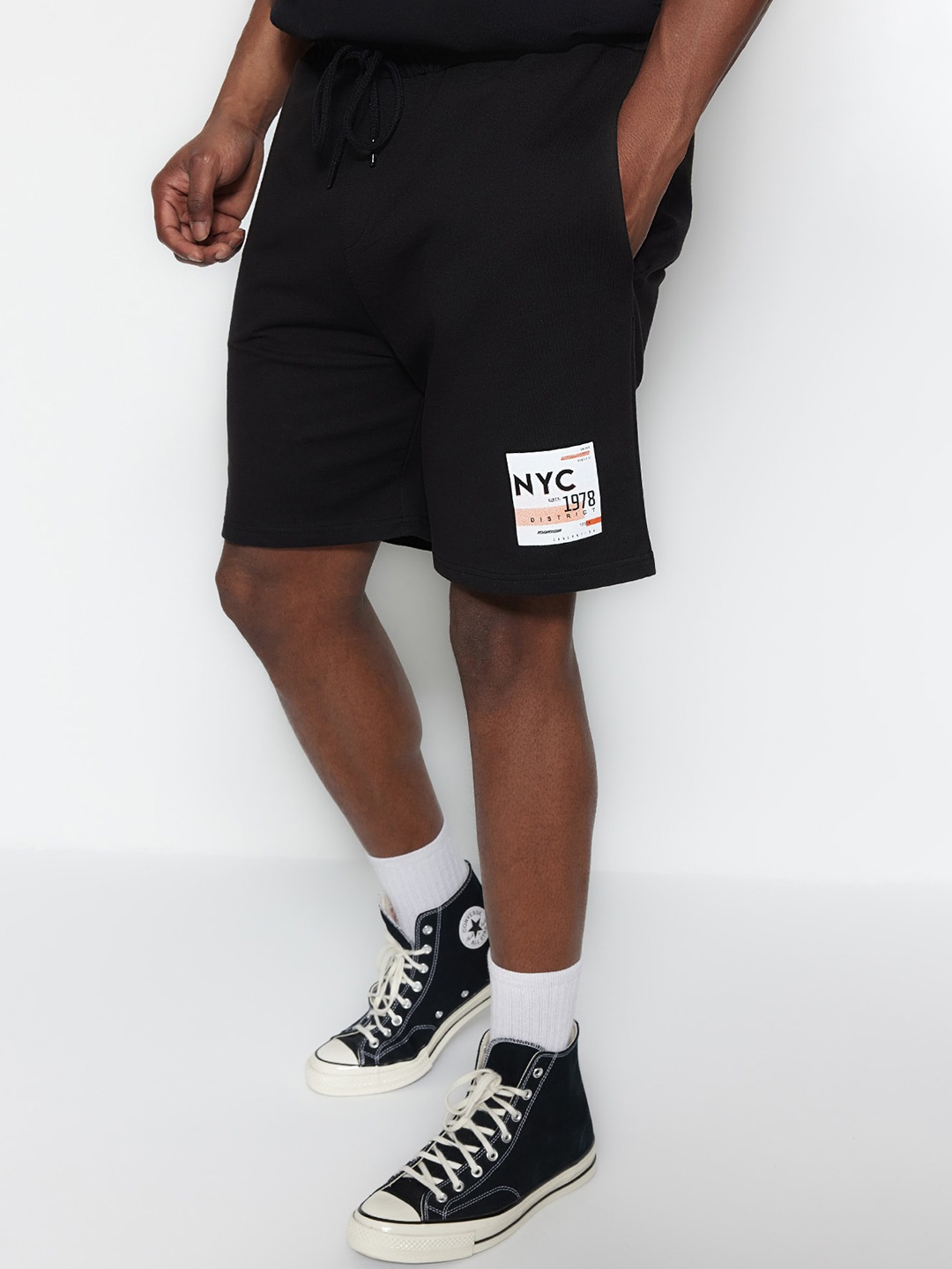 Trendyol Men Sports Shorts, Na