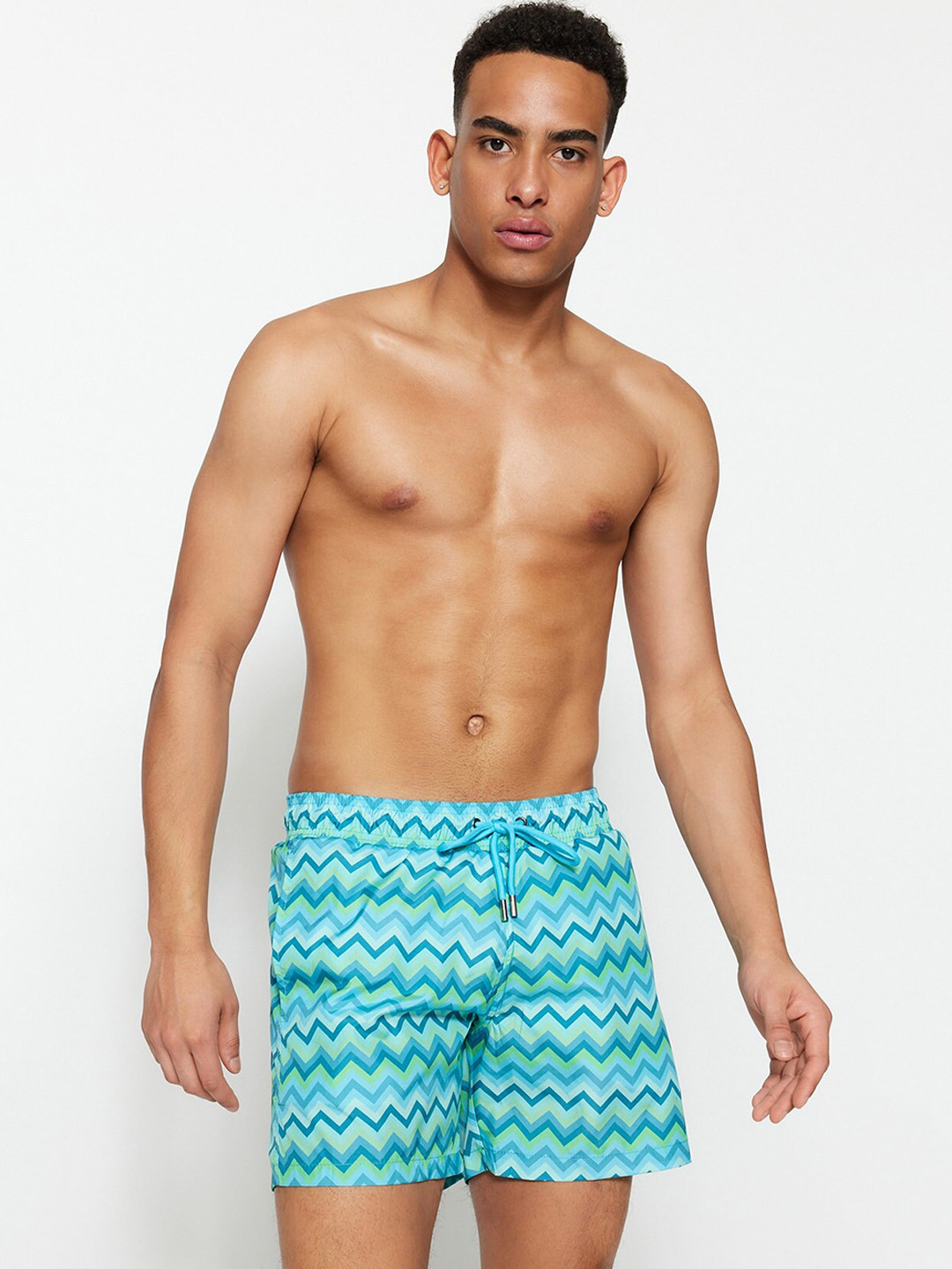 

Trendyol Men Printed Shorts, Na