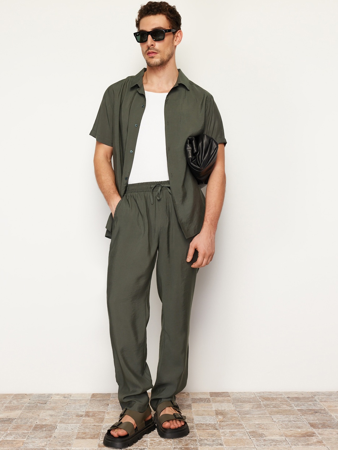 

Trendyol Men Trousers, Khaki