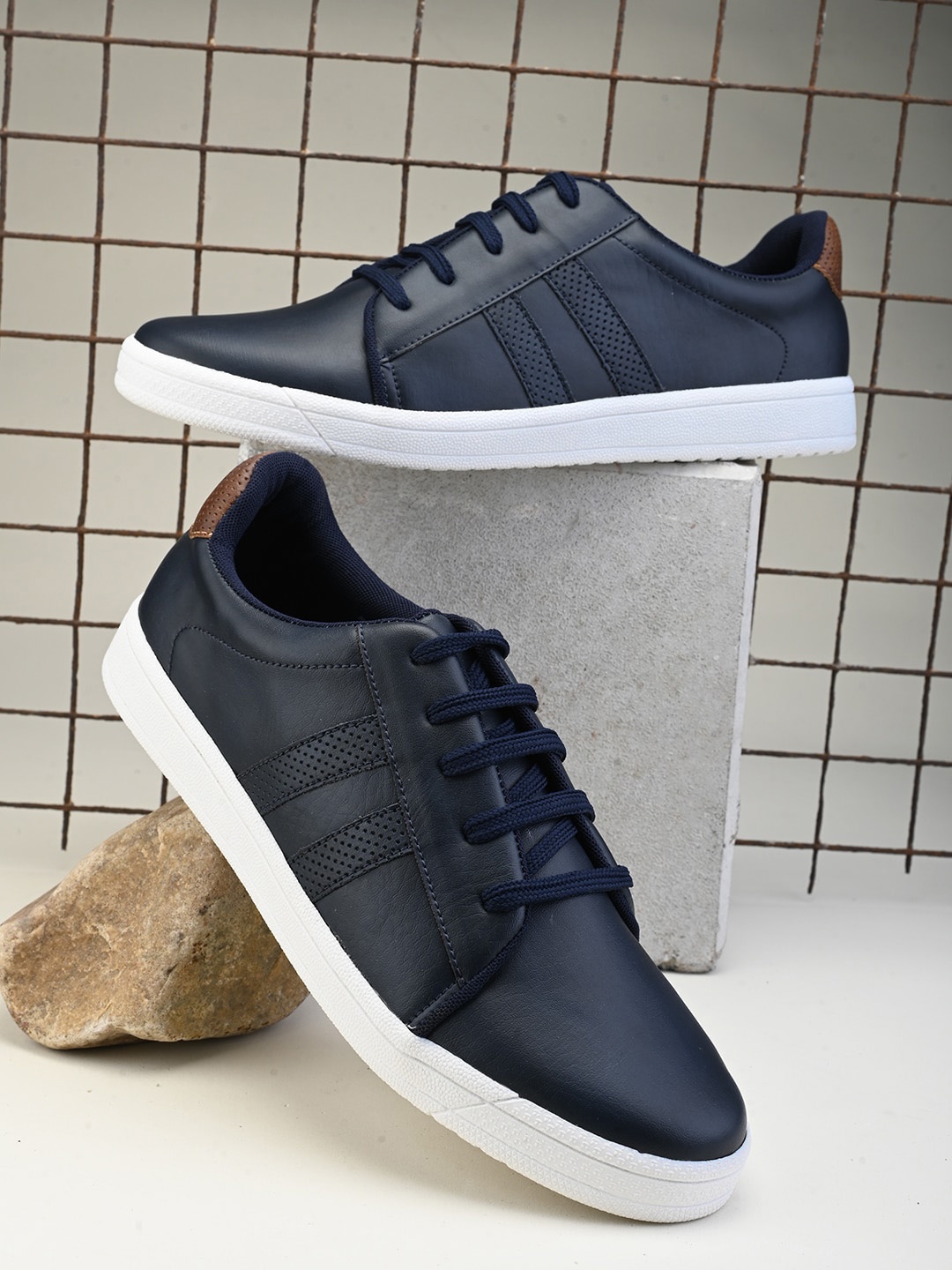

The Roadster Lifestyle Co. Men Lightweight Sneakers Shoes, Navy blue